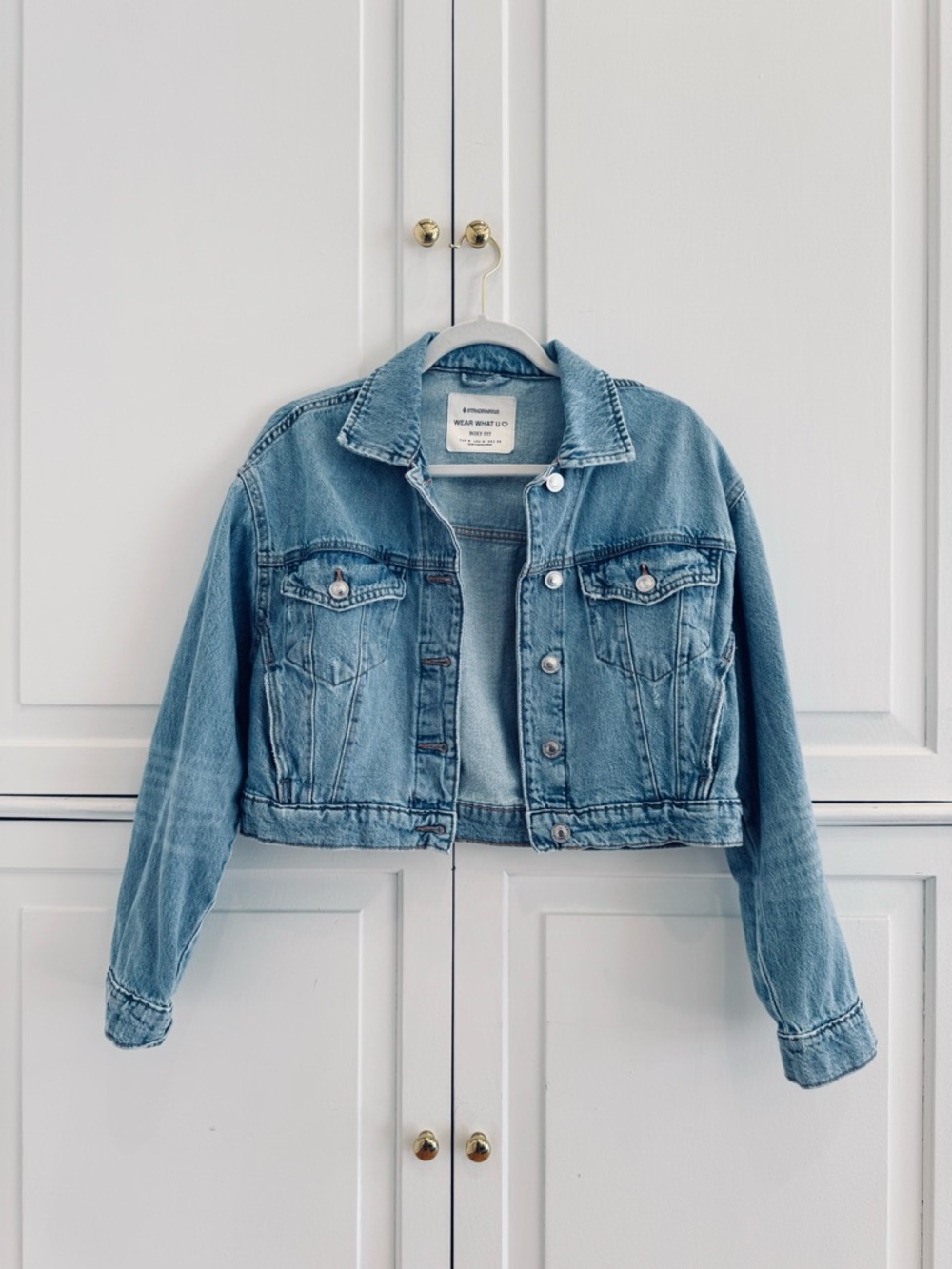 Cropped Light Wash Denim Jacket - Light Blue